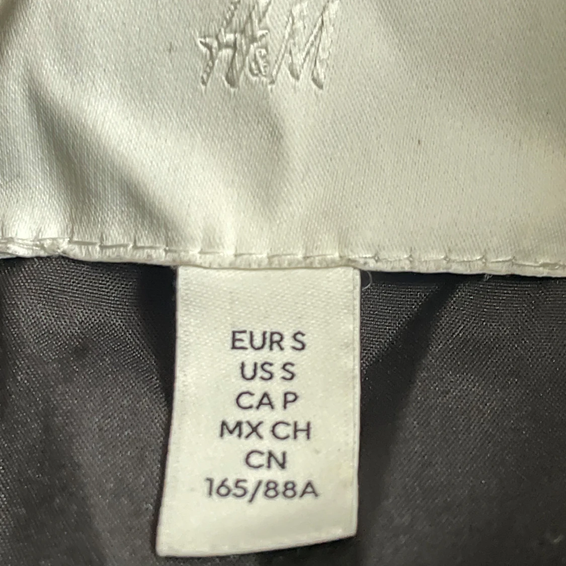 Svart pufferjacka från H&M - 91
