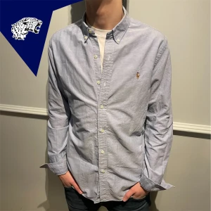 RALPH LAUREN SKOJRTA  - Snygg skjorta från Ralph Lauren | Skick: 8.5/10 | Strl: M | Modellen är 182cm lång | Hör av dig om du undrar någonting!
