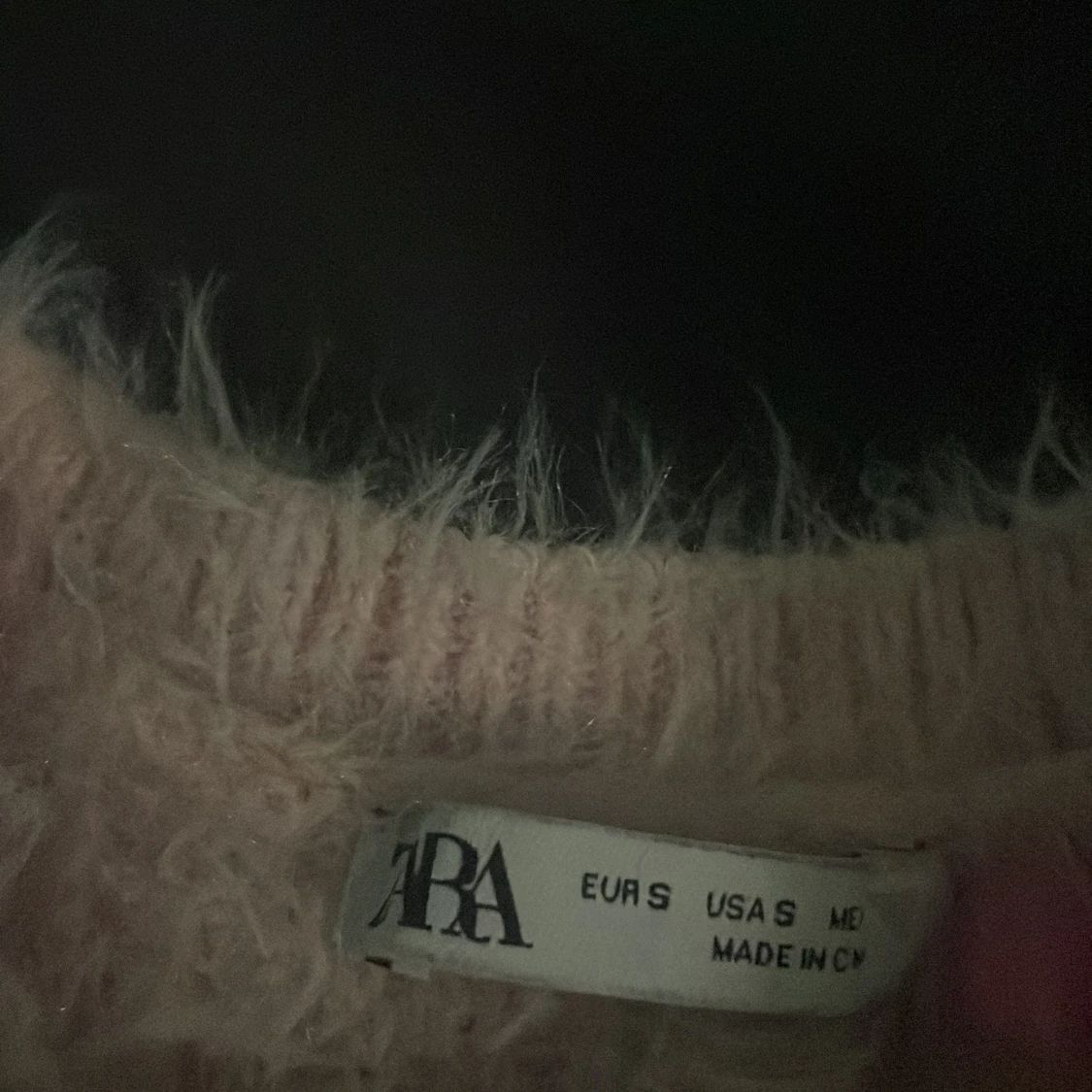 Rosa fluffig tröja från Zara - 2