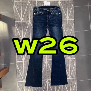 true religon joey model - True religion jeans joey model, inga skador inga defekter. 🛑Skriv för mer information 🛑.                                                      bootcut model