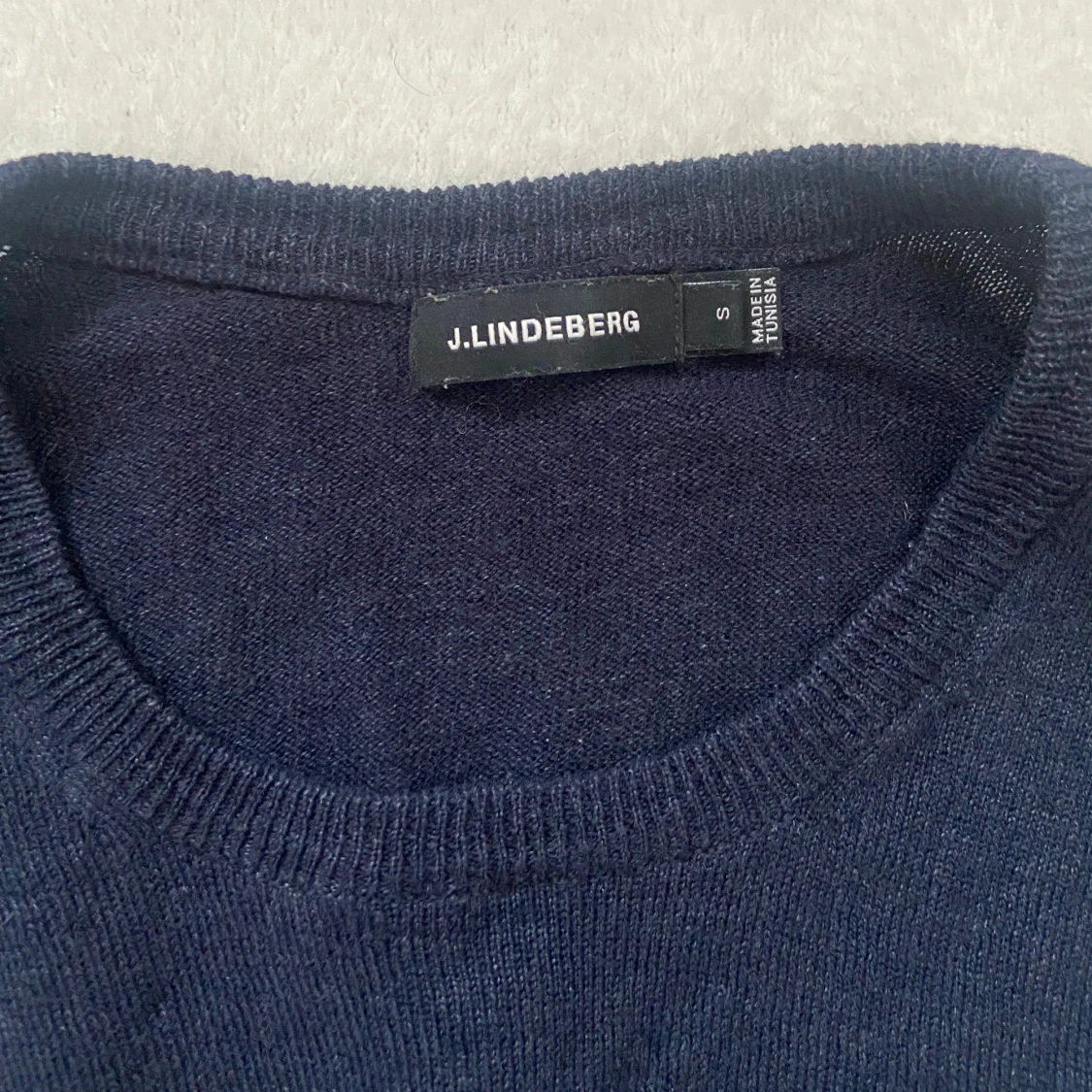 Mörkblå tröja från J.Lindeberg - 2