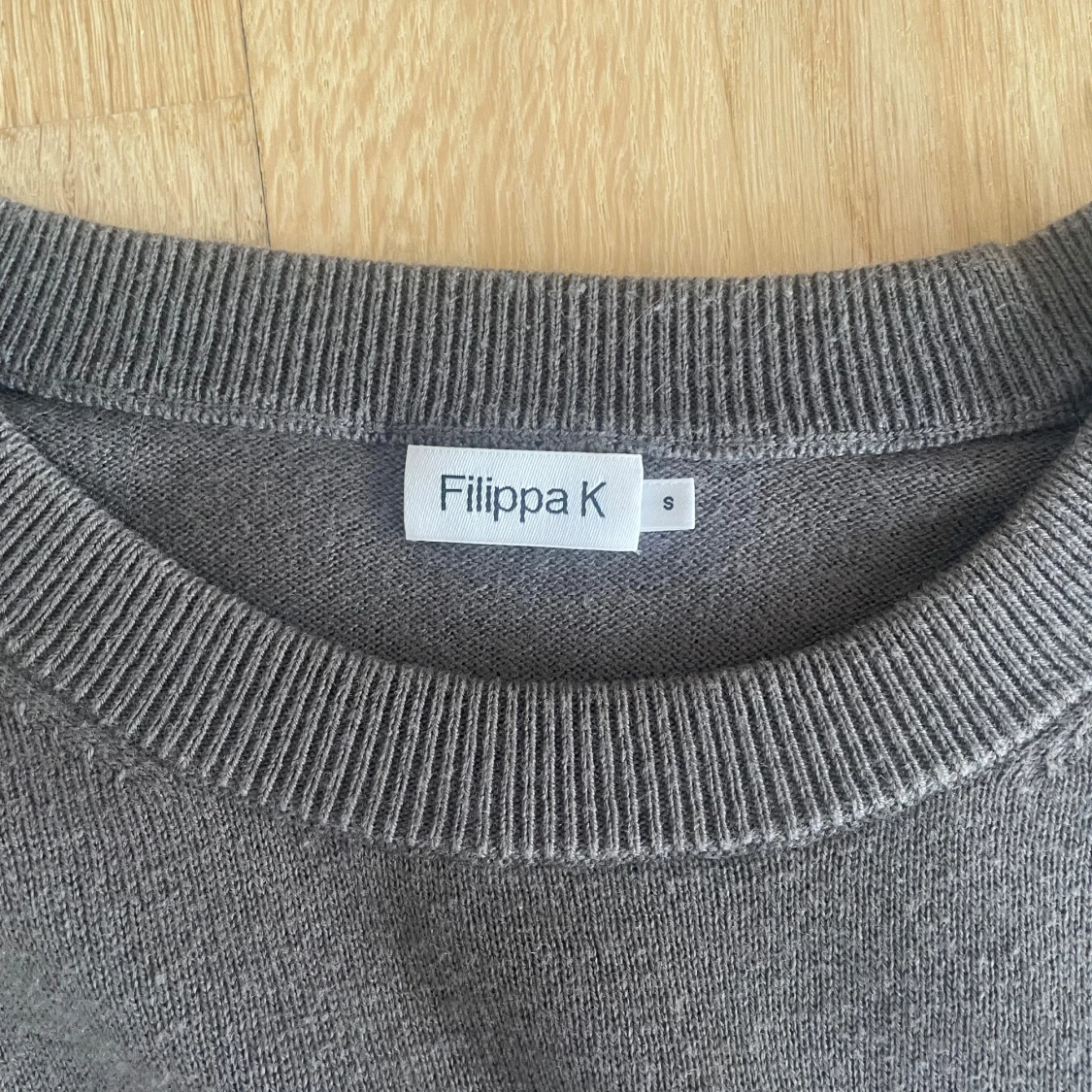 Grå/grön tröja från Filippa K - 2