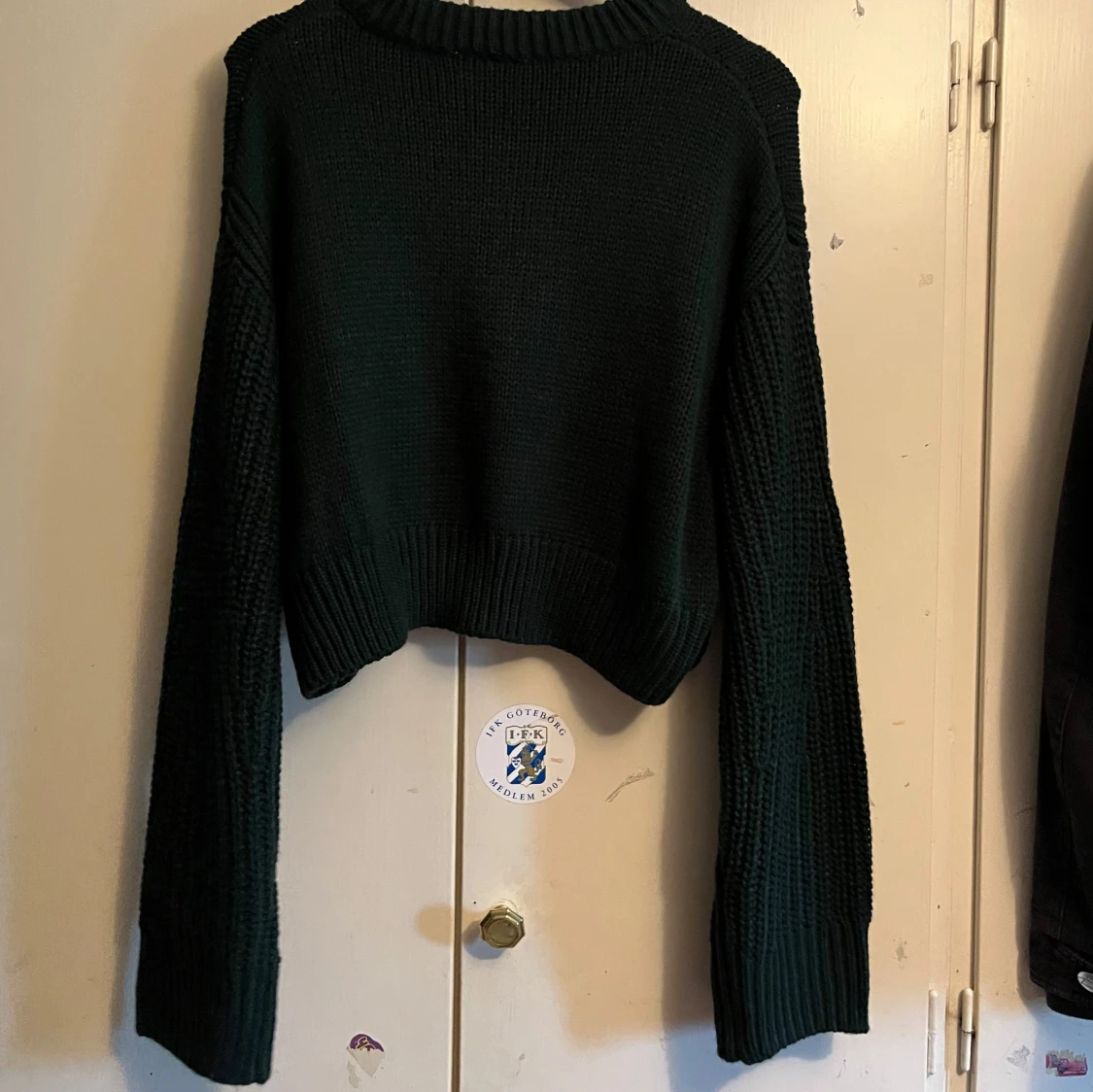 Mörkgrön stickad tröja från Divided - 1