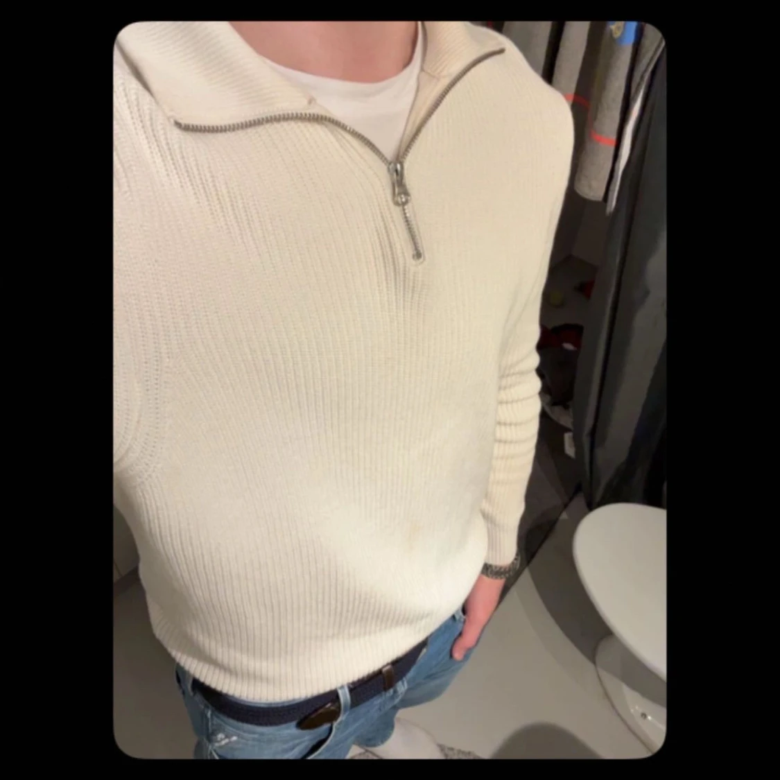 Vit ribbad tröja med dragkedja från Zara