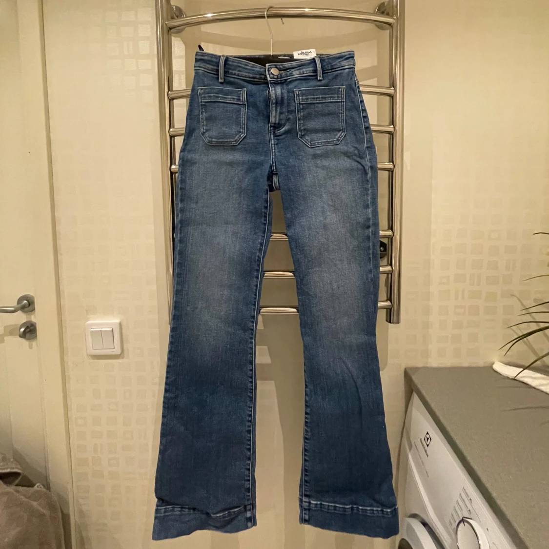 Blå bootcut jeans