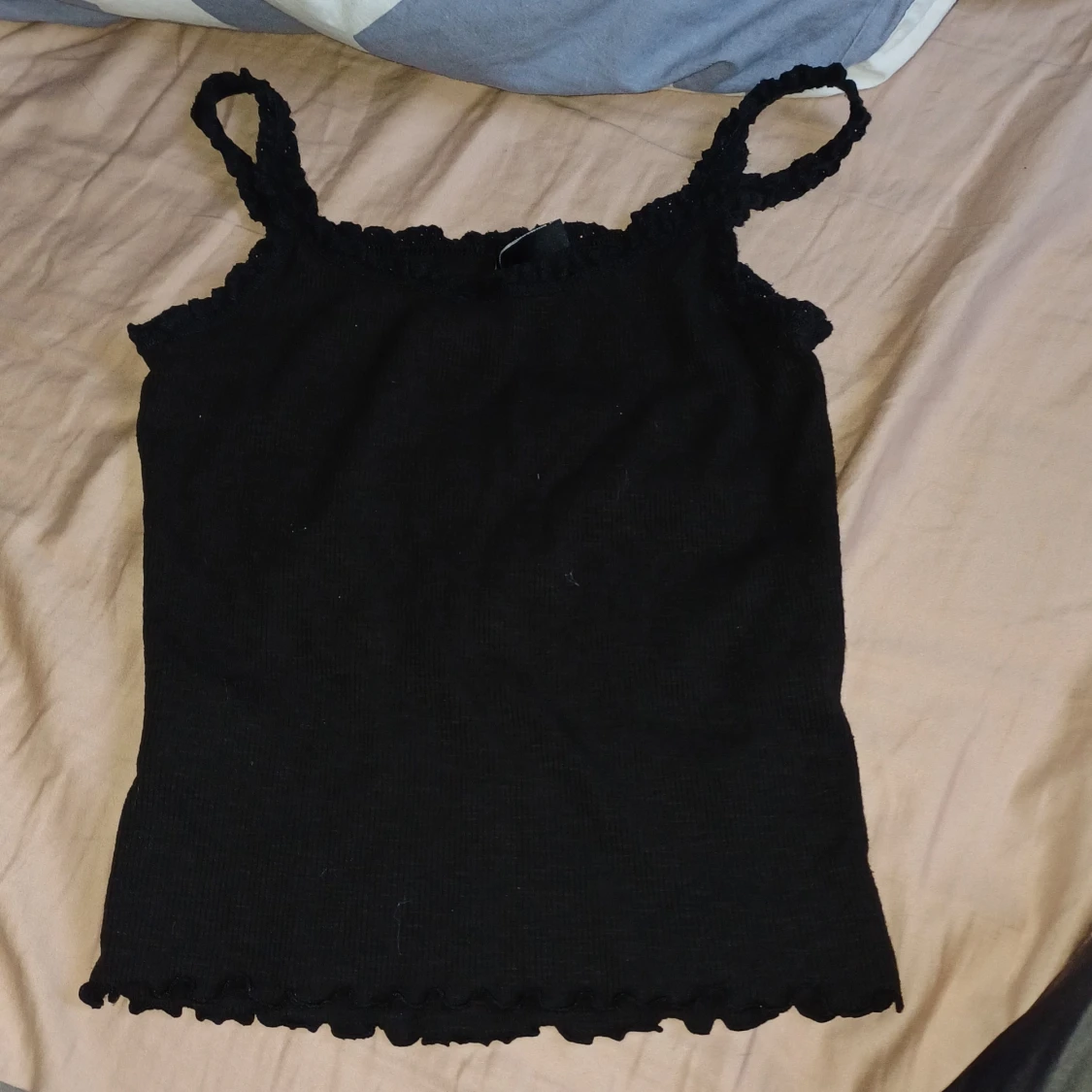 Svart ribbad linnetopp från H&M Divided - 1