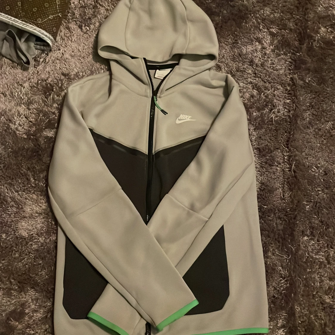 Grå hoodie från Nike