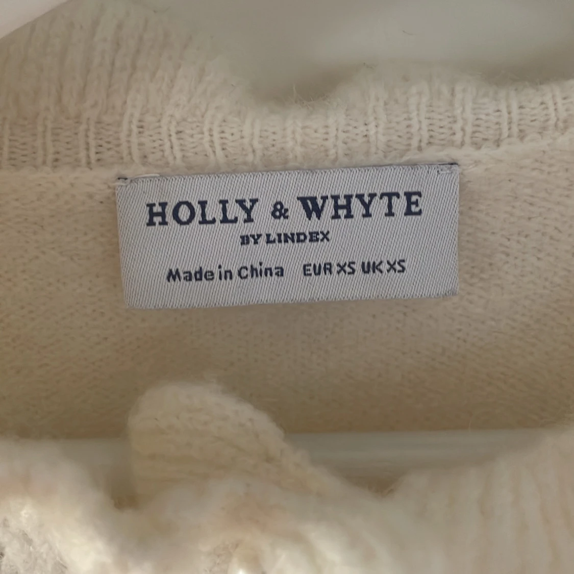 Vit stickad tröja från Holly & Whyte/lindex - 1