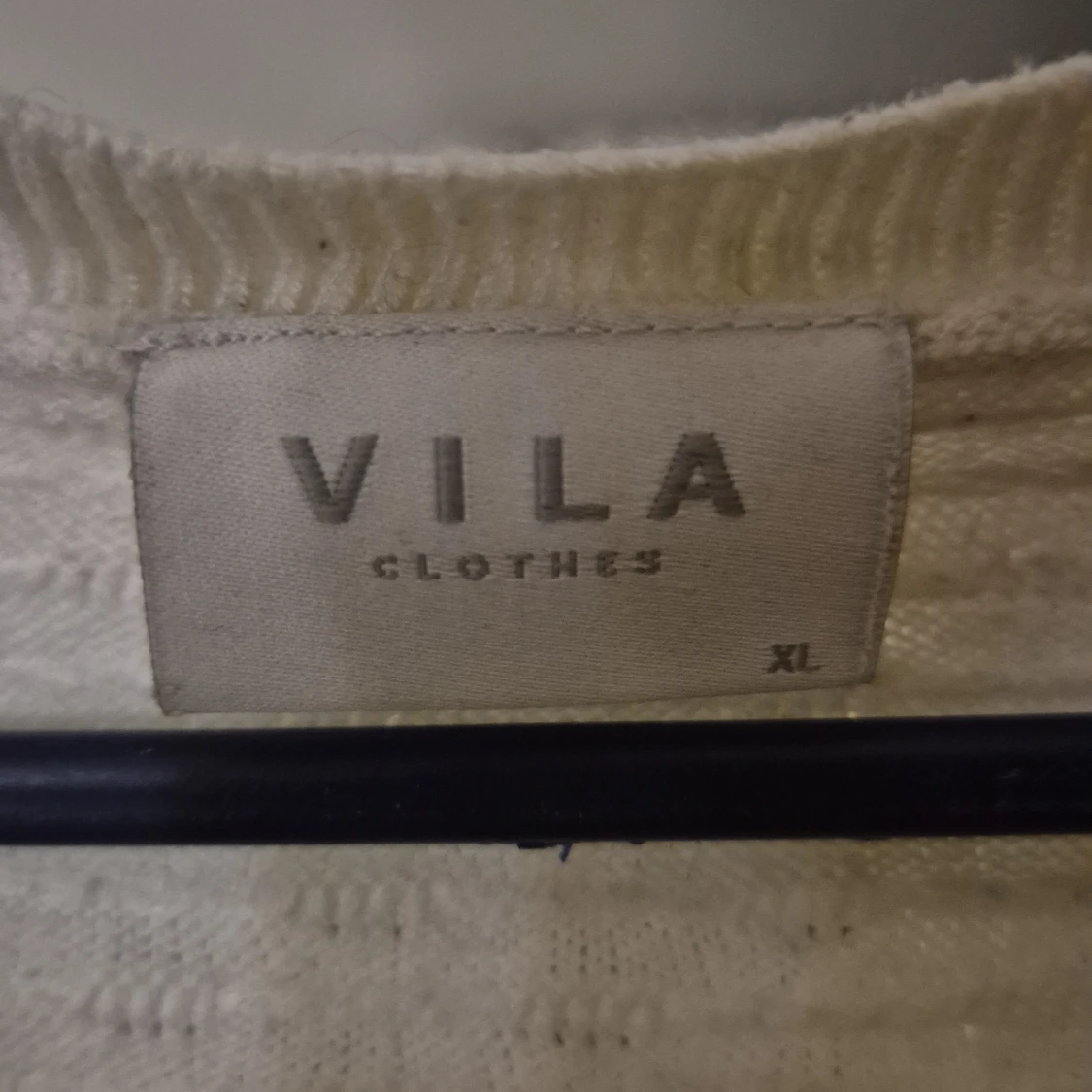 Vit stickad tröja från VILA - 2