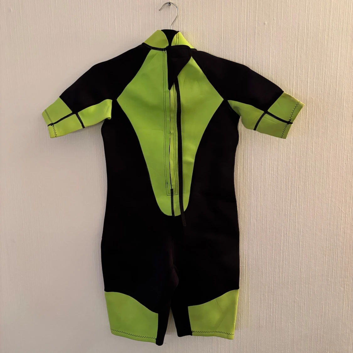 Våtdräkt från Gills i fint skick  - 1