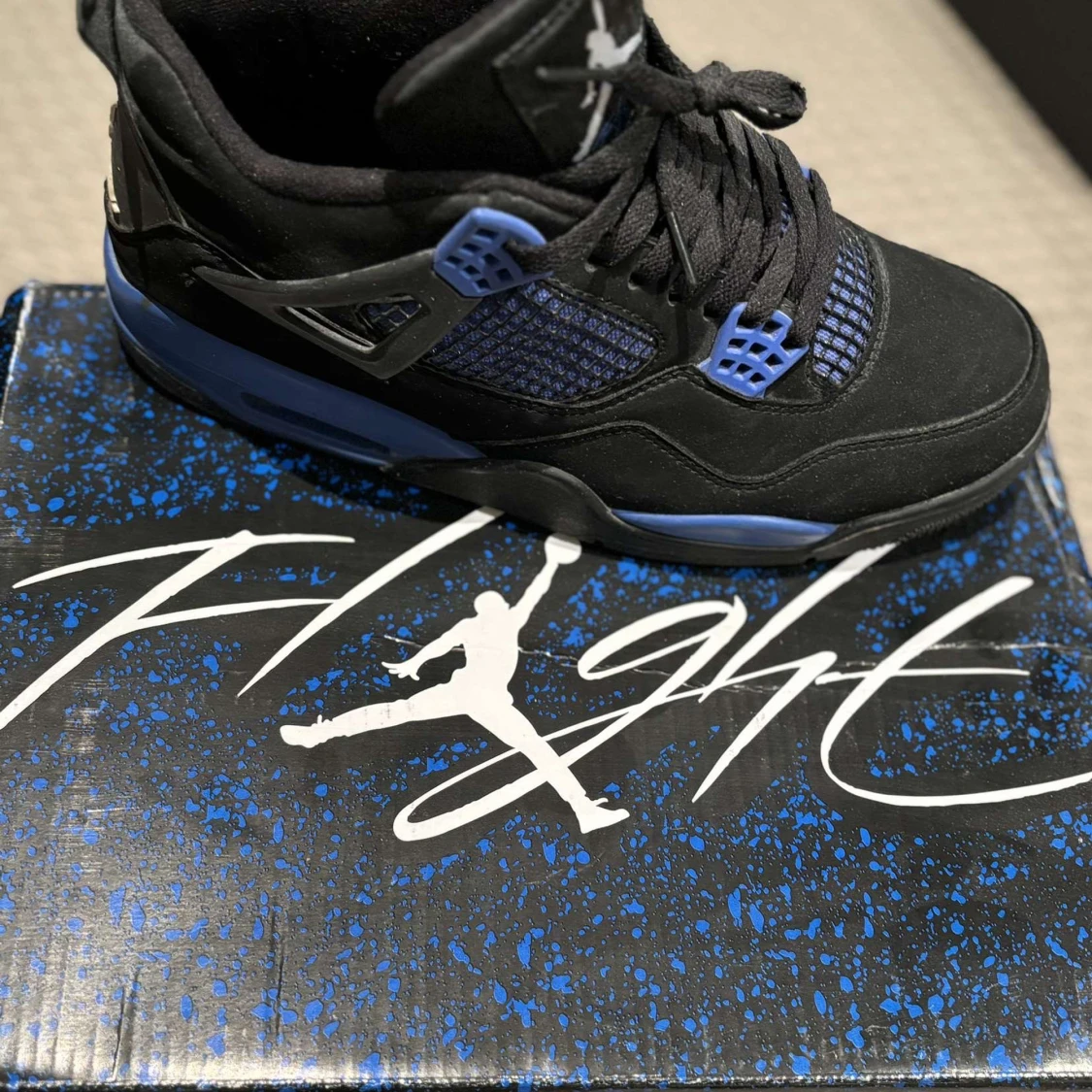 Svarta och blå jordan 4 Thunder blue  - 1
