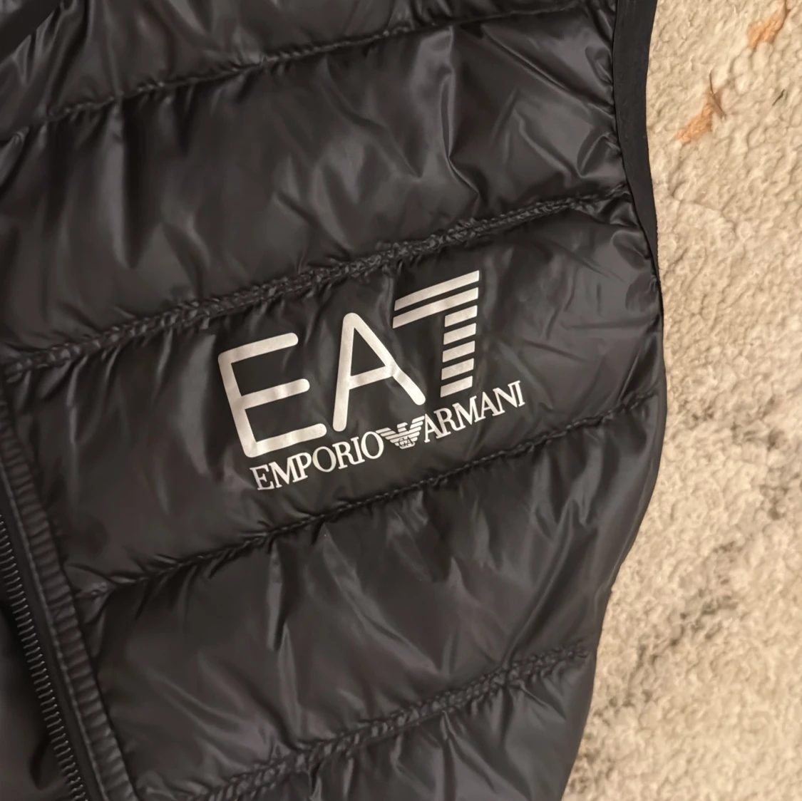 Svart dunväst från Emporio Armani - 3