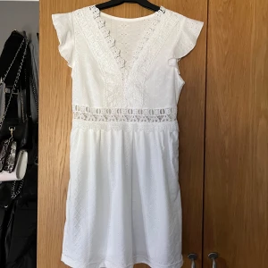 Fin kläning  - Aldrig använd  Xs 