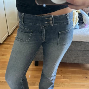 Lågmidjade bootcutjeans💙💙 - Super snygga jeans⚡️⚡️⚡️