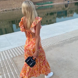 Zara klänning - jättefin klänning 