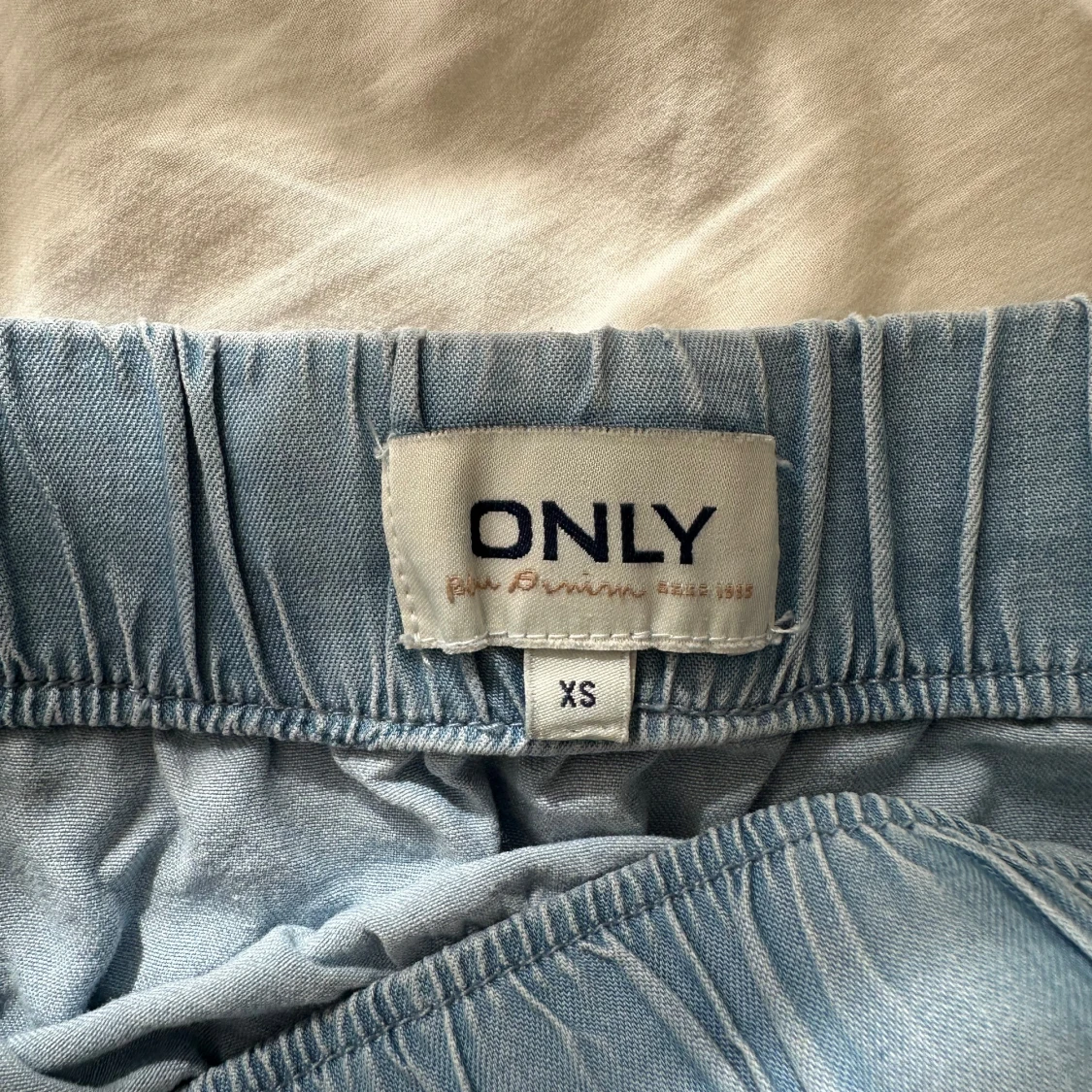 Ljusblå långkjol från ONLY - 90