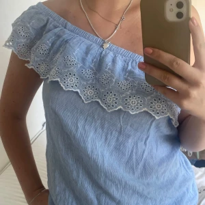 Blå off shouldertopp - Superfin topp som inte kommit till användning 