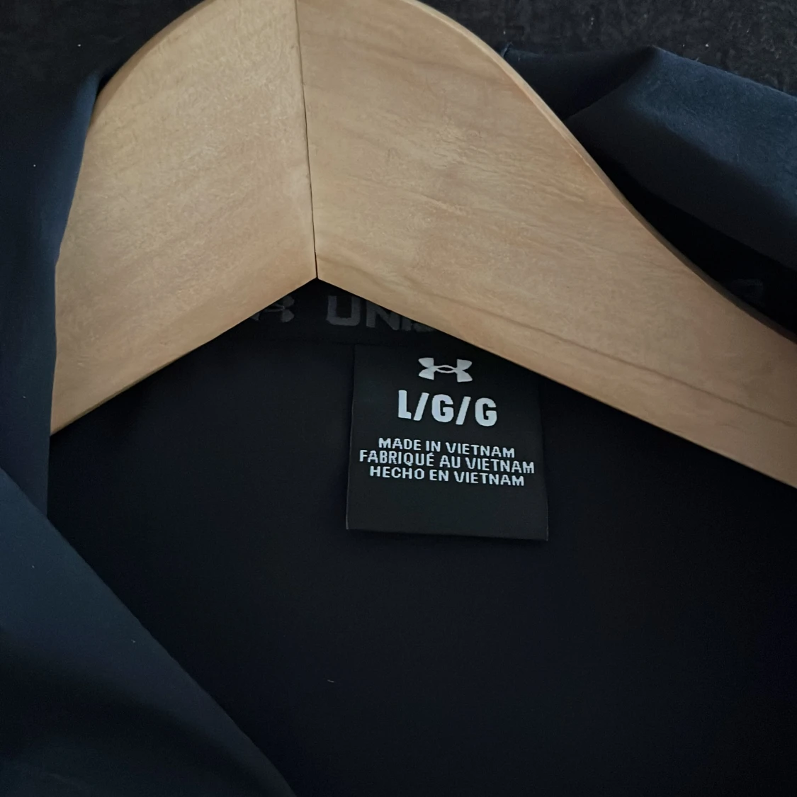 Under armour windbreaker - 90