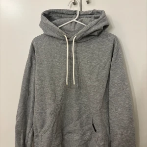 Hoodie - Vanlig grå hoodie, strl. XS men skulle säga S. 50 kr
