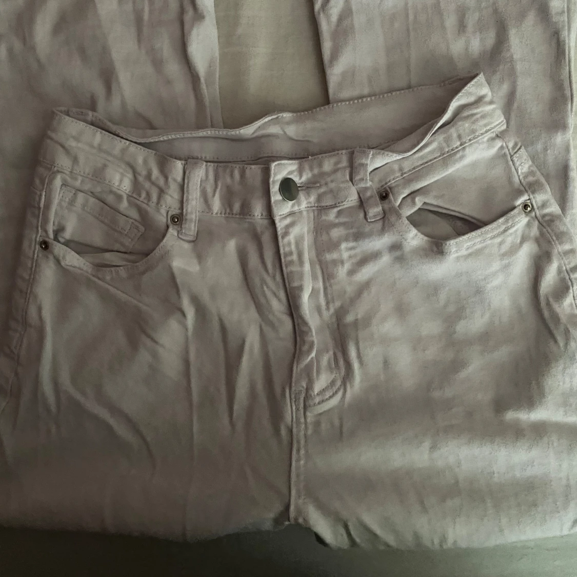 Beige jeansbyxor - 90