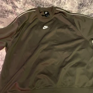 Nike Tröja Mint Grön  - Kanske Tjock material lång