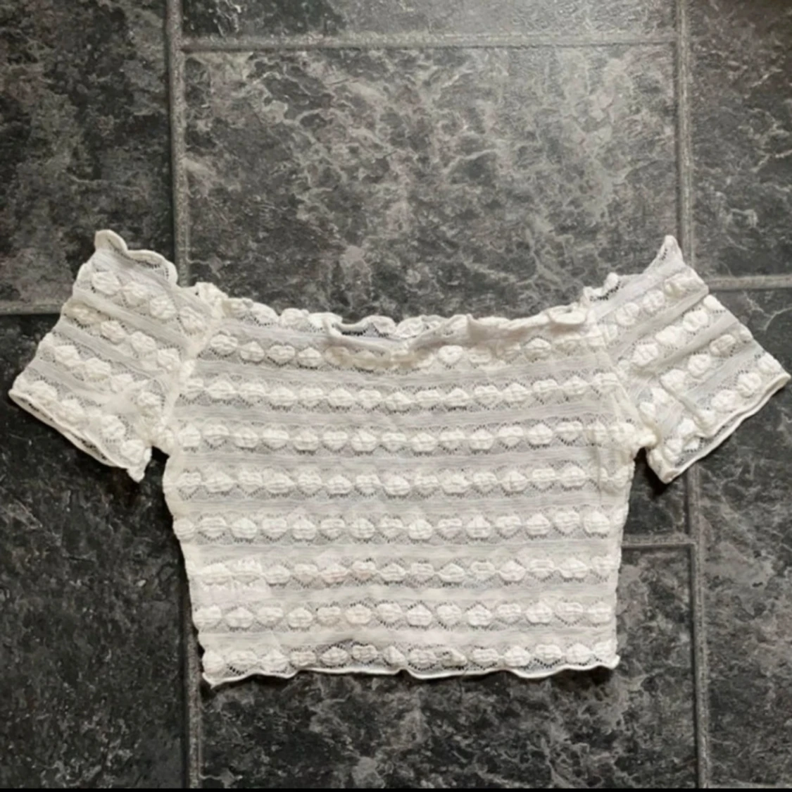 Vit offshoulder topp