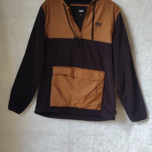 Vans hoodie - Vans hoodie, fleece vindbreaker. Använd, men i fint skick.