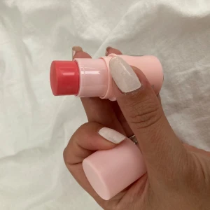 Caia - Endast swatchad 