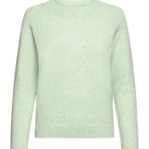 jättefin ljusgrön vero moda stickad tröja!!  - den är i super bra skick och är från vero moda, använder den inte längre men den är som ny 