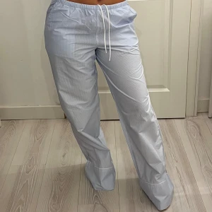 blue striped pants - oanvända 🩵