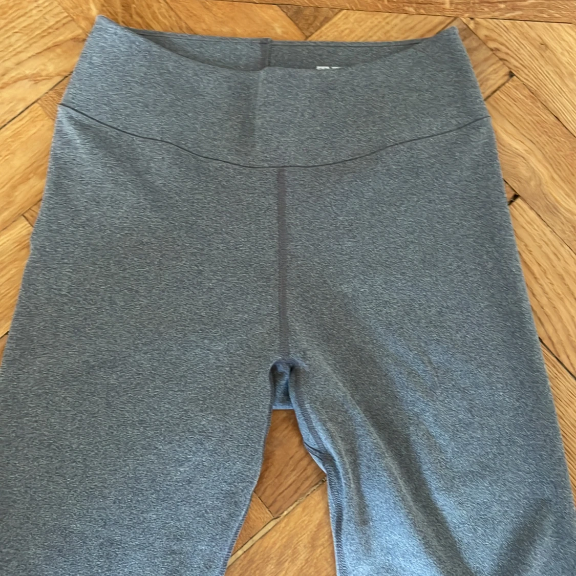 Gråa träningsbyxor  - 90