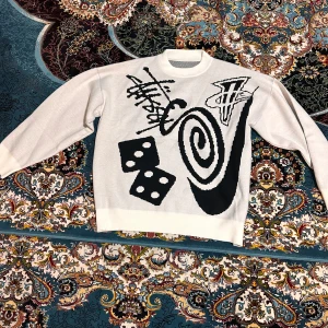 Stussy Knitted sweater - Den är beige, använde den bara 1 gång o valde att sälja för den är för stor för mig