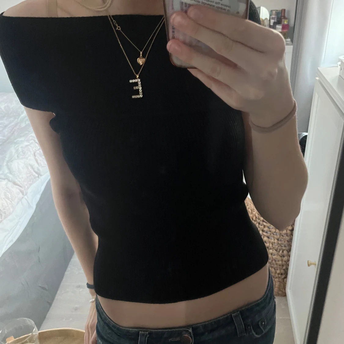 Svart offshoulder topp