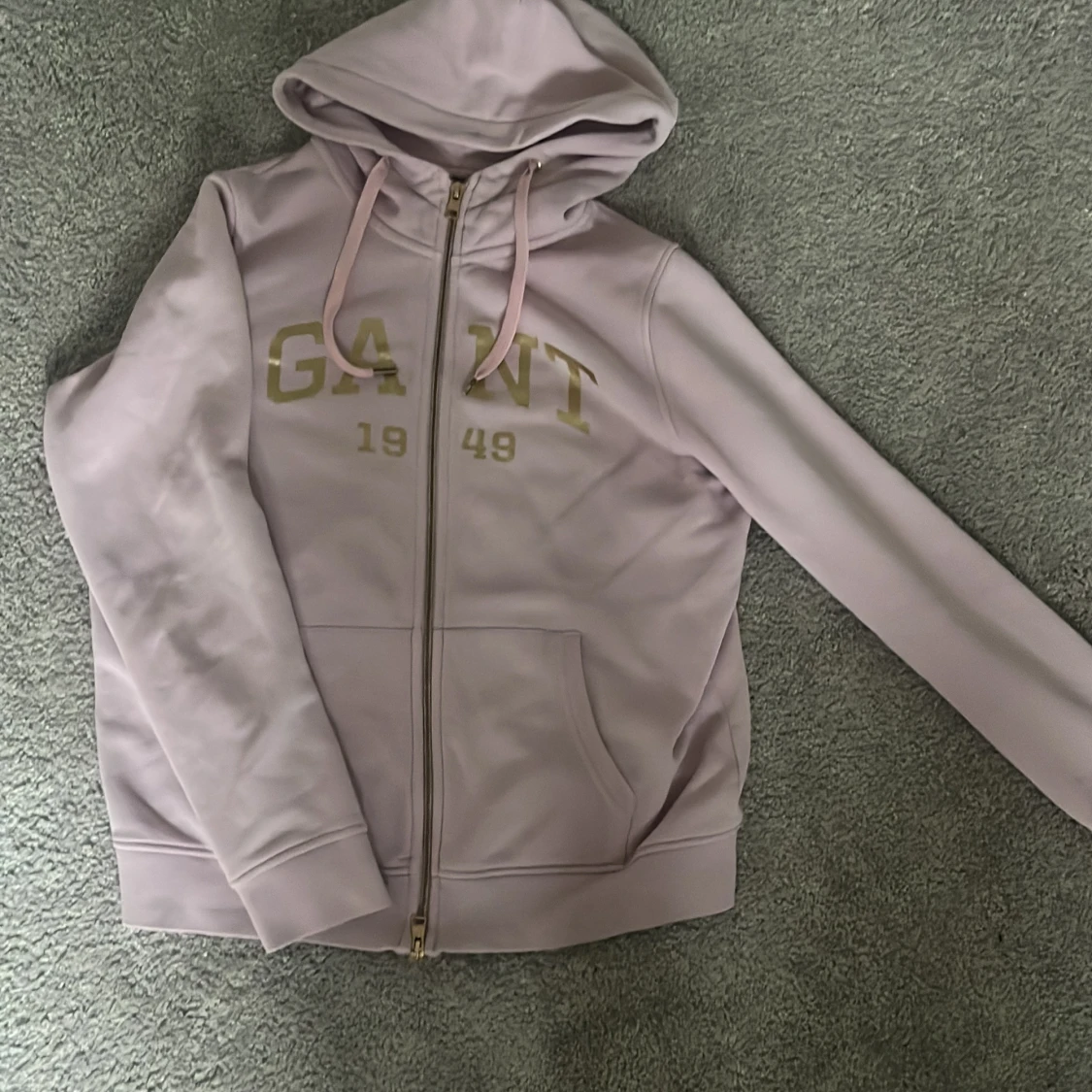 Ljusrosa hoodie från GANT