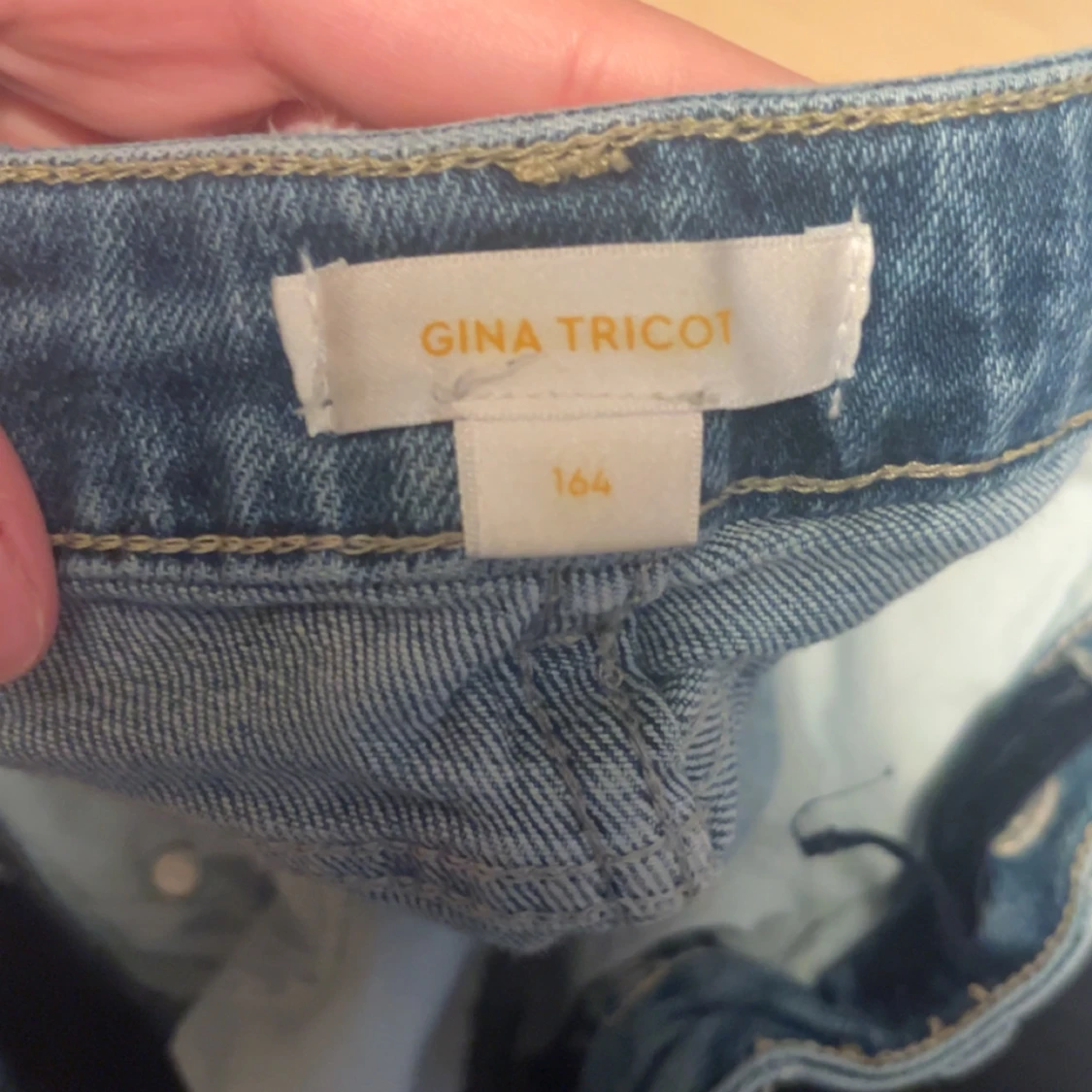 Blå jeans från Gina Tricot - 3
