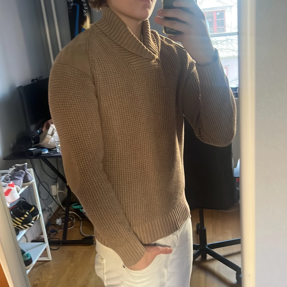 Beige stickad tröja från Dobber - 3