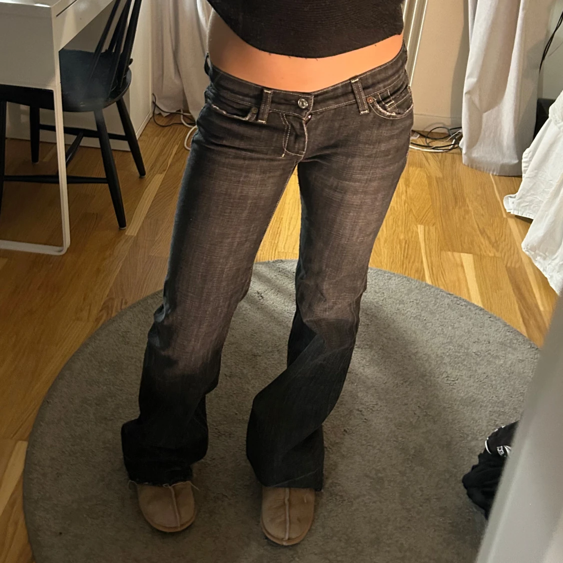 Lågmidjade svarta jeans💕