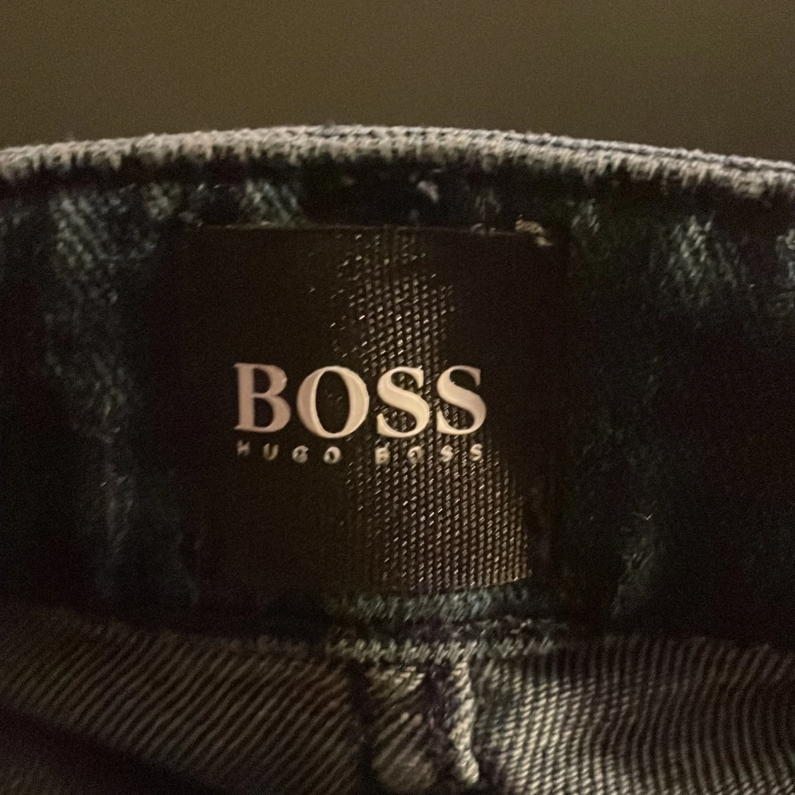 Mörkblå jeans från Hugo boss  - 4