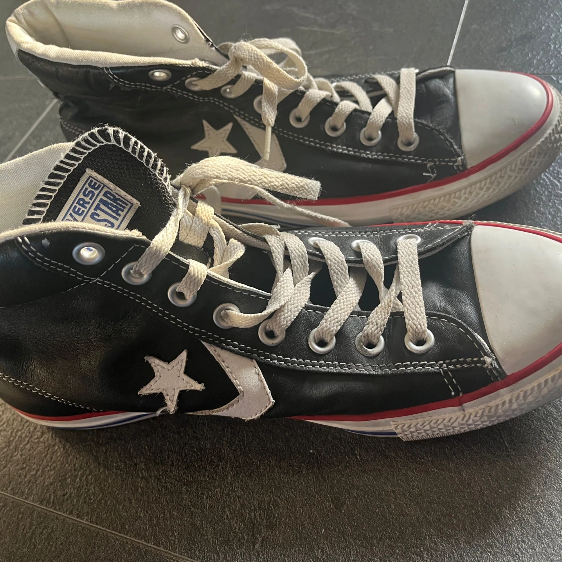 Svarta Converse one star sneakers - 2