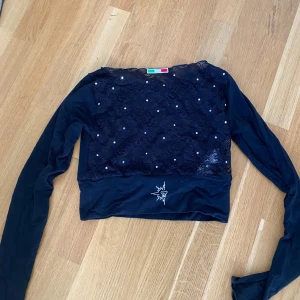 Karisma tröja🖤 - Konståkning Karisma tröja, köpte för 1250kr, använt typ 10 gånger 