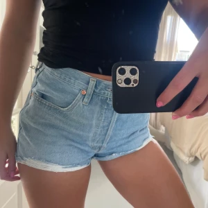 Levis shorts - Säljer dessa superfina Levis shorts, endast använda vid ett tillfälle