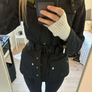 Barbour jacka  - Jättefin barbour jacka, originalpris ca 2400 säljer för 1000 💞