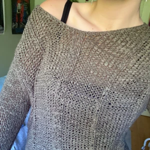 Virkad tröja - Mörkgrön virkad tröja köpt second hand⭐️bra skick!