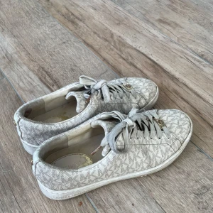 Micheal kors skor  - Strl 38, okej skick 