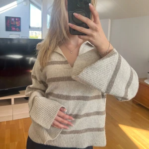 Stickad tröja - Superfin, använd några gånger bara☺️