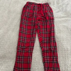 Rutiga Pyjamasbyxor Cubus - Sköna Rutiga Pyjamasbyxor från cubus!