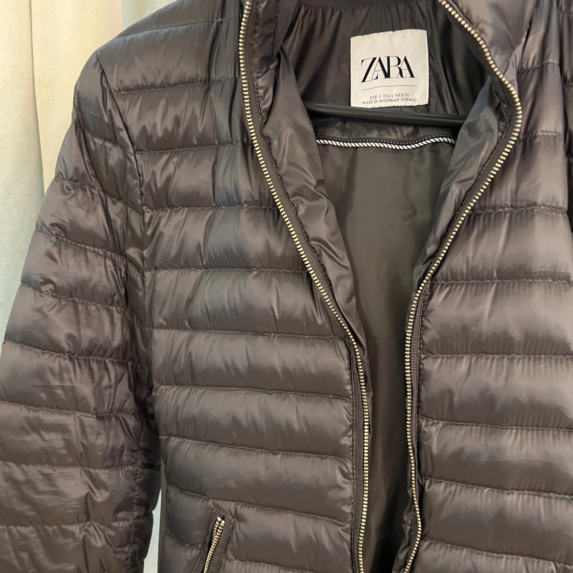 Dunjacka med guld detaljer - 90