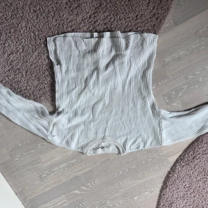 Vit virkad tröja  - Riktigt fin, använd ett fåtal gånger 