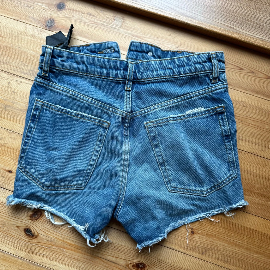 Blå jeansshorts från Zara - 90