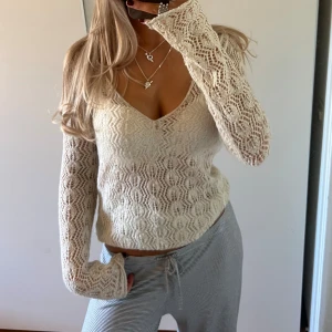 Långärmad tröja - Storlek L, mer som en S/M🫧🥂🥂